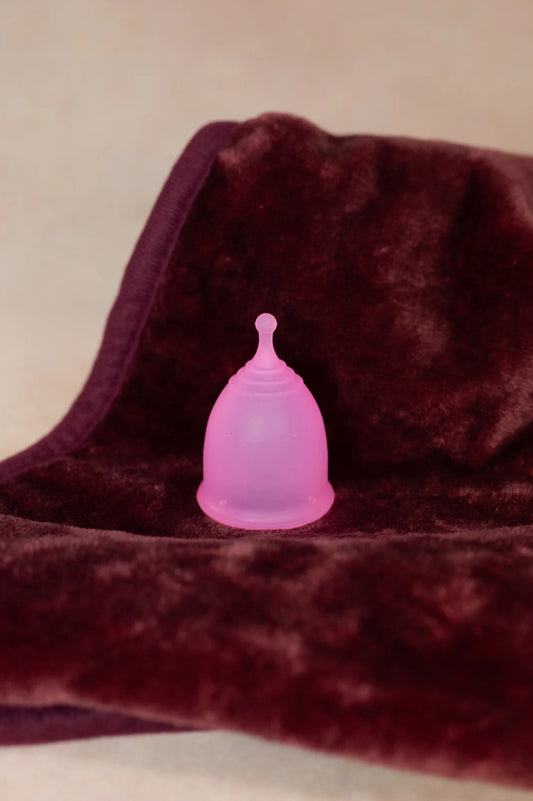 Måneblodspakken – Menstruationskop + Goddess Blanket™